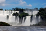 Paseo terrestre y nautico por las cataratas del iguazu.
